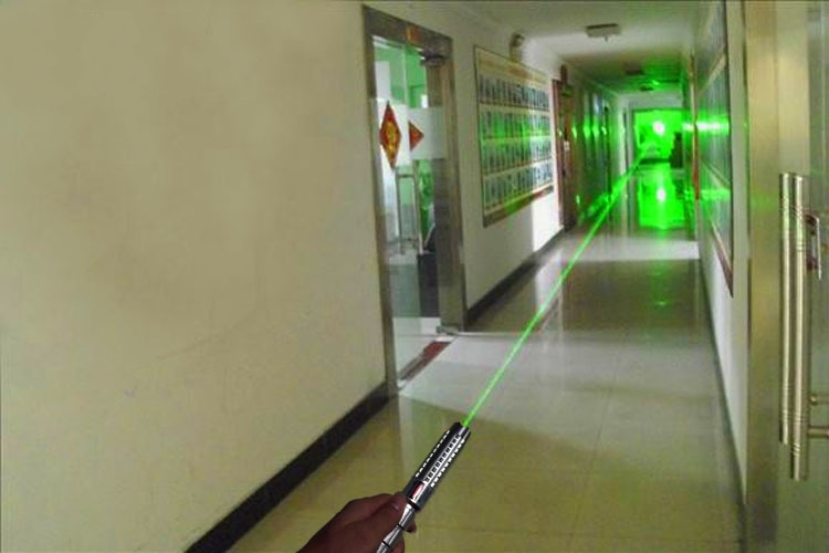laser poche classe 4