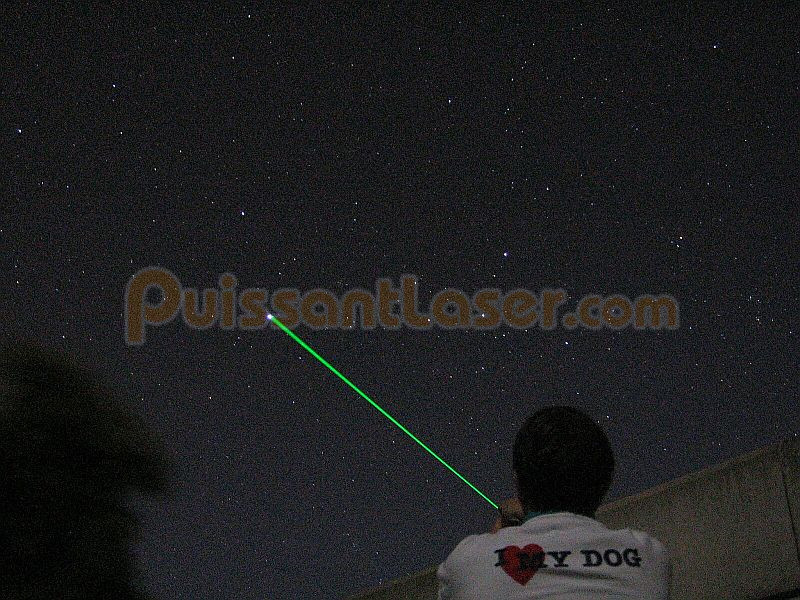 Gadget lampe torche laser
