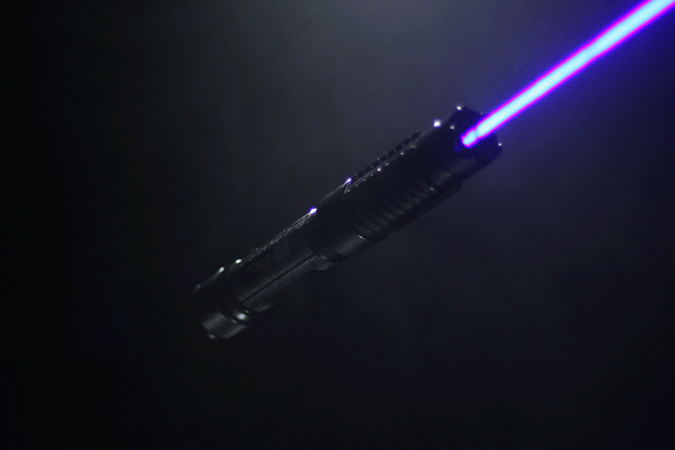 torche puissante et laser