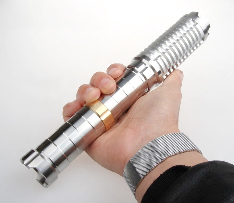 rayon laser ultra puissant 30000mw