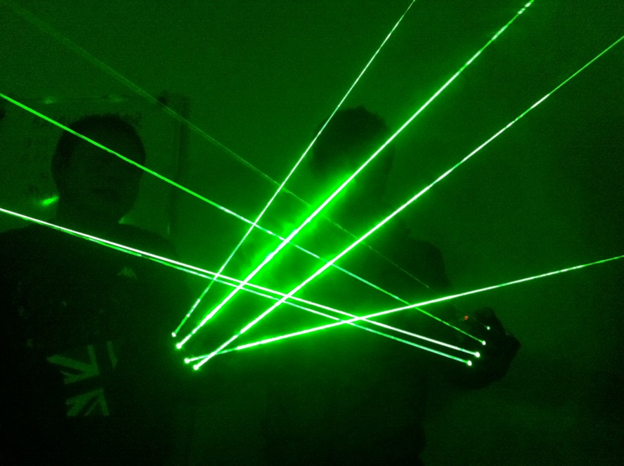 gants laser rayon vert lumileux 